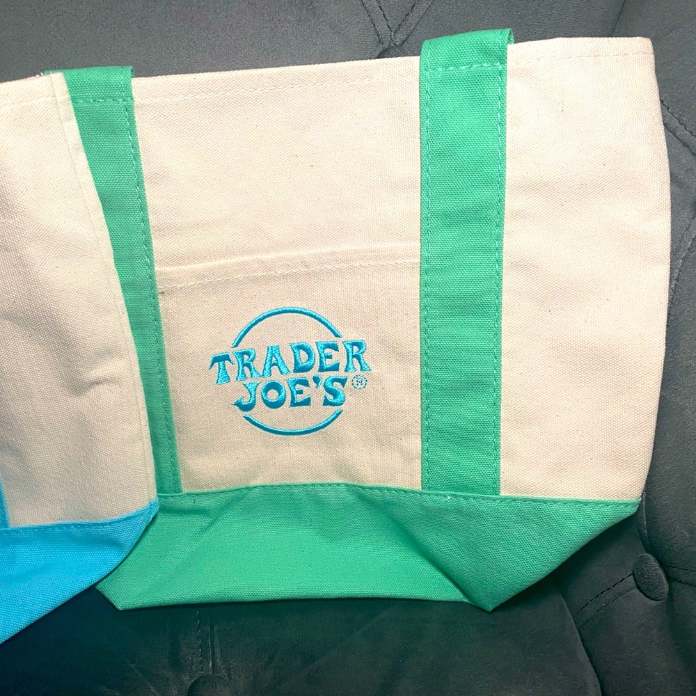2026 *GREEN* Trader Joe’s Mini Canvas Tote Bags in Pastel Colors